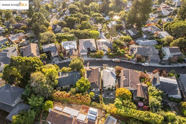 $979,000 | 85 Stratford Road, Kensington, CA 94707