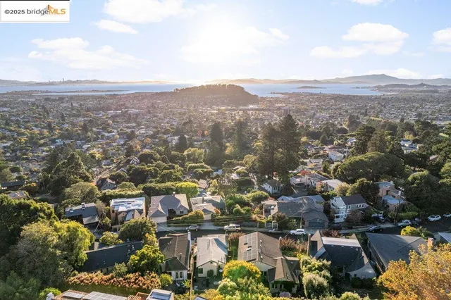 $979,000 | 85 Stratford Road, Kensington, CA 94707