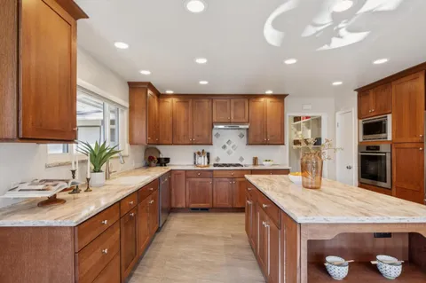 $1,800,000 | 3 Sommerset Rise, Monterey, CA 93940