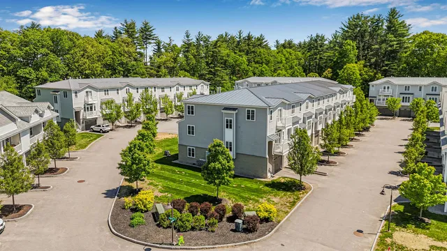 $415,000 | 35 Callaway Drive, Unit 6, Concord, NH 03301