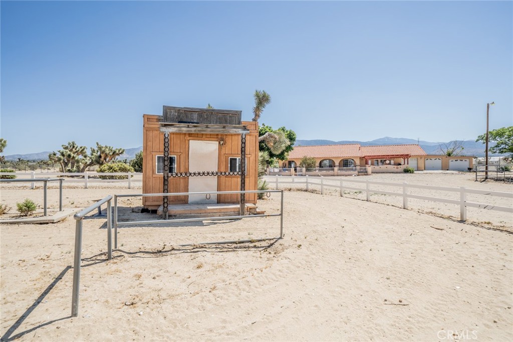 12274 Mountain Road Pinon Hills, CA 92372 - Photo 92 of 110
