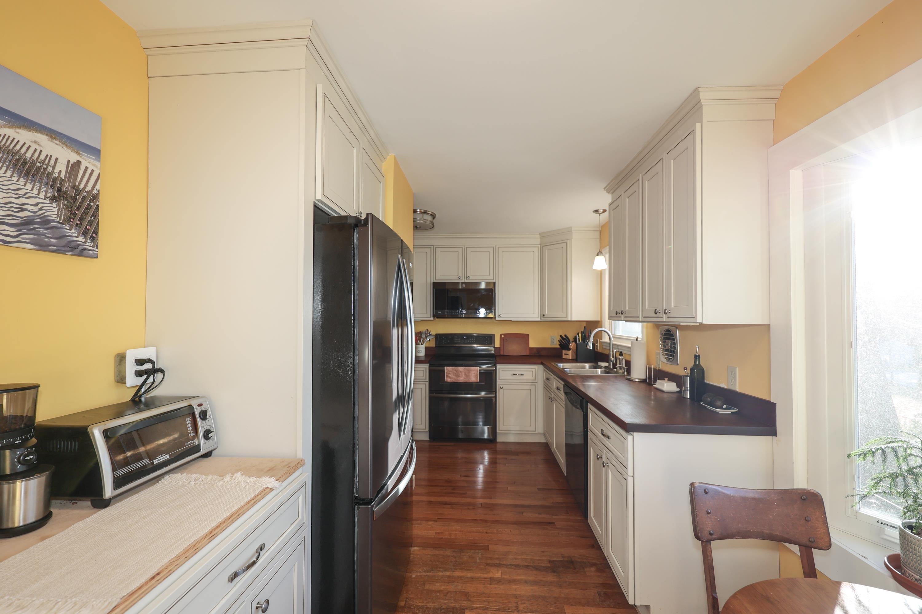 126 West Haven Road Manchester, NH 03104 - Photo 11 of 31