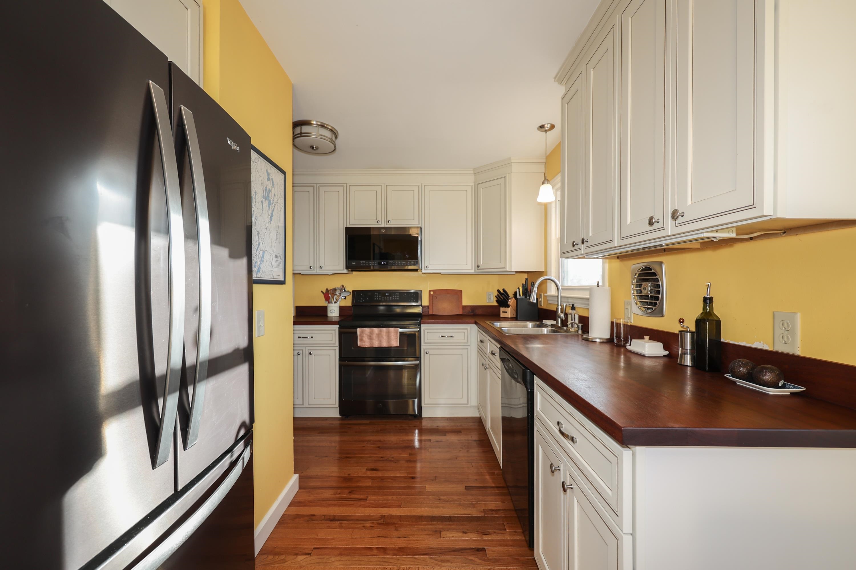 126 West Haven Road Manchester, NH 03104 - Photo 13 of 31