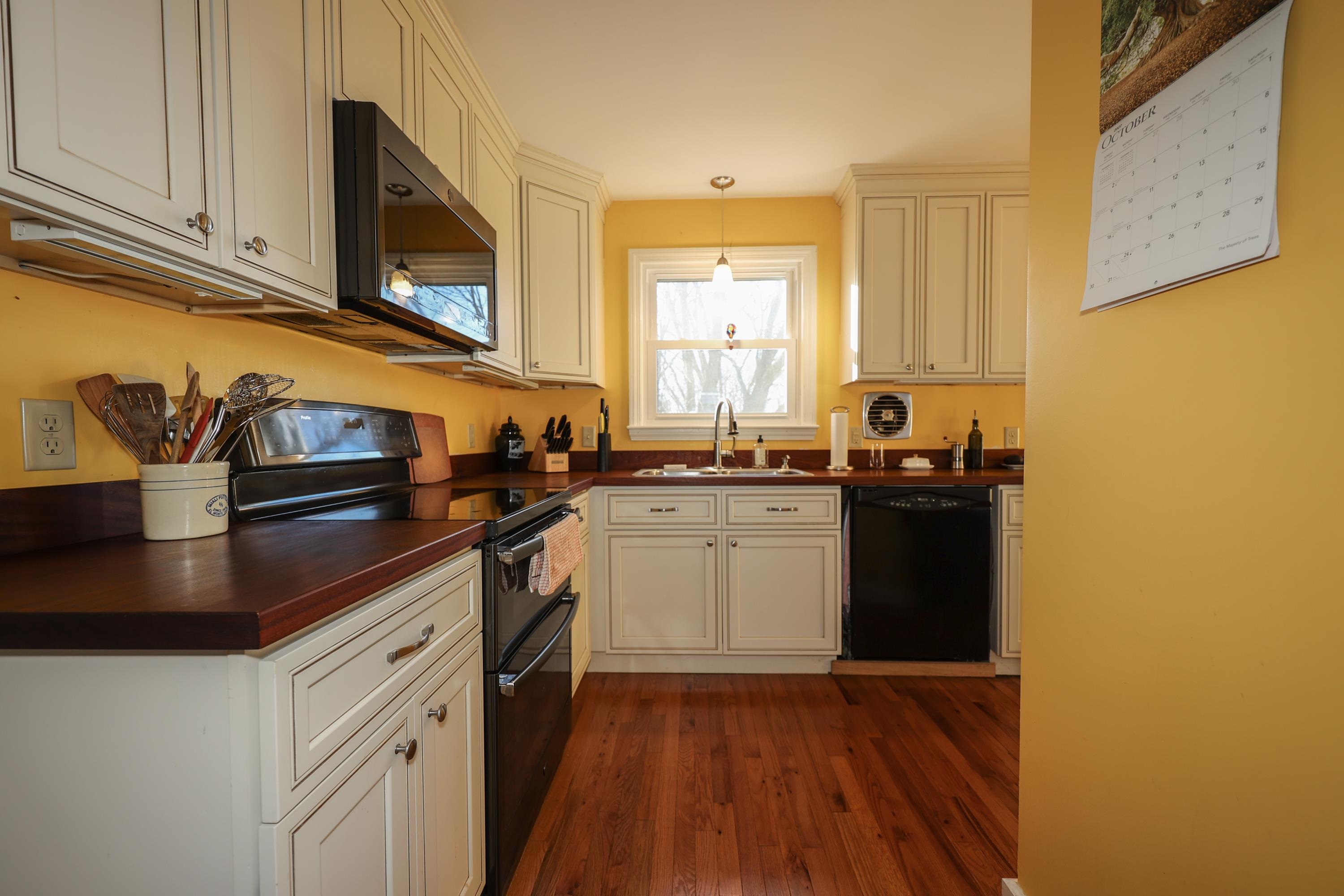 126 West Haven Road Manchester, NH 03104 - Photo 9 of 31