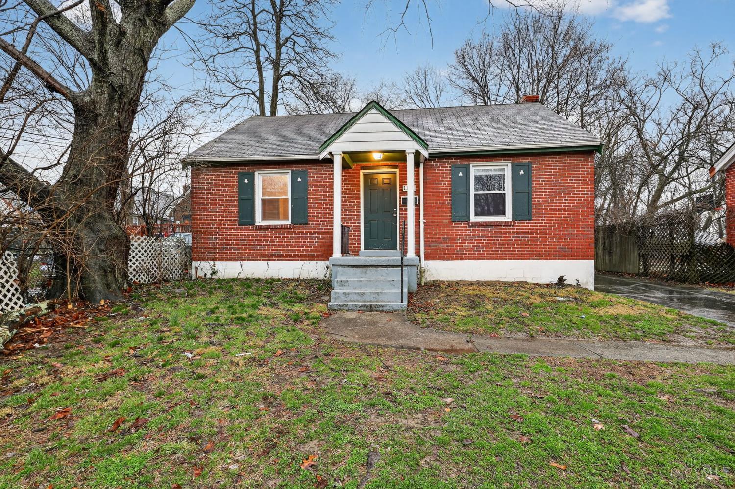 1166 Groesbeck Road Cincinnati, OH 45224 - Photo 1 of 33