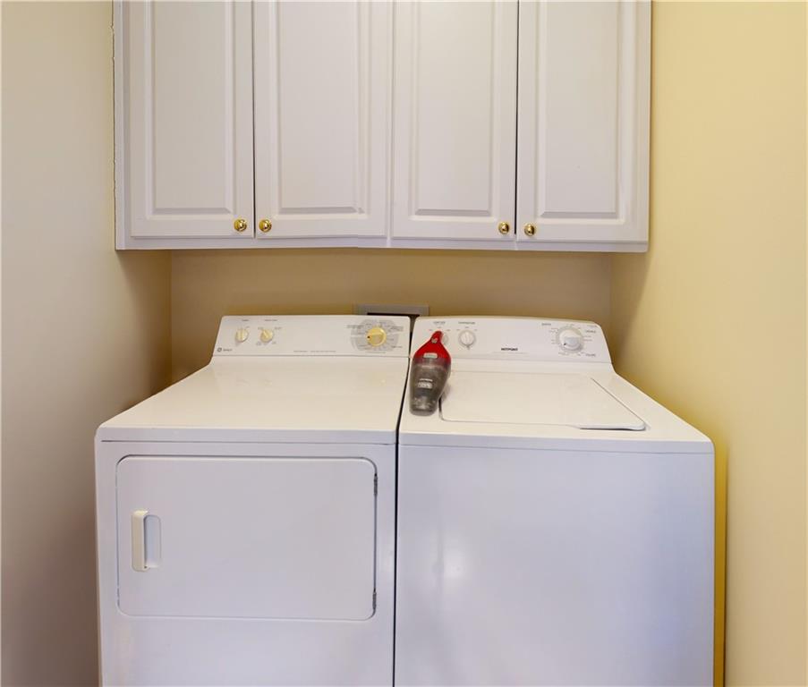 24 Austin Way Jefferson, GA 30549 - Photo 14 of 31 a utility room with dryer and washer