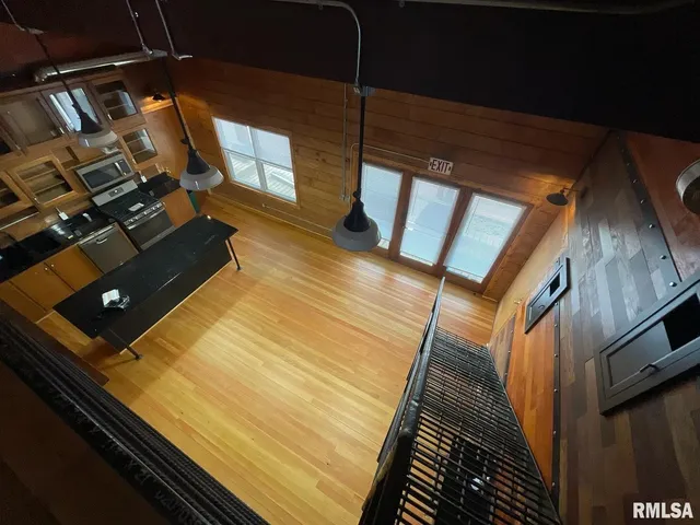 $365,400 | 223 North Broadway, Unit 215, Centralia, IL 62801