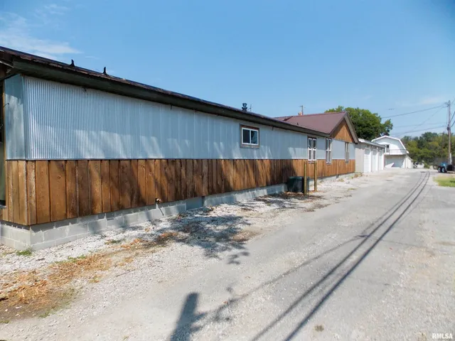 $365,400 | 223 North Broadway, Unit 215, Centralia, IL 62801