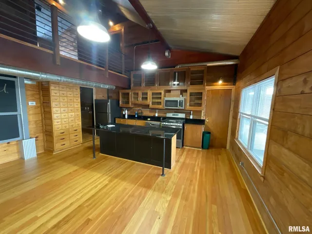 $365,400 | 223 North Broadway, Unit 215, Centralia, IL 62801