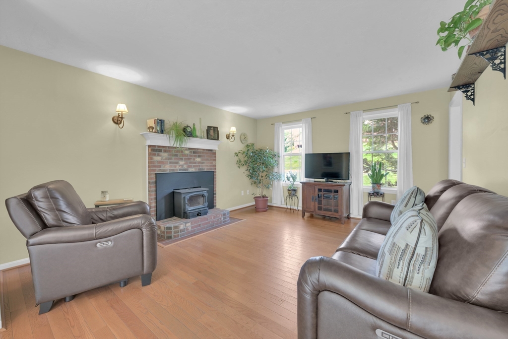 42 McGregory Road Sturbridge, MA 01566 - Photo 14 of 40 Gallery Image 14