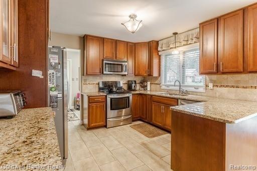 36585 Valley Ridge Drive Farmington, MI 48331 - Photo 26 of 49 Kitchen