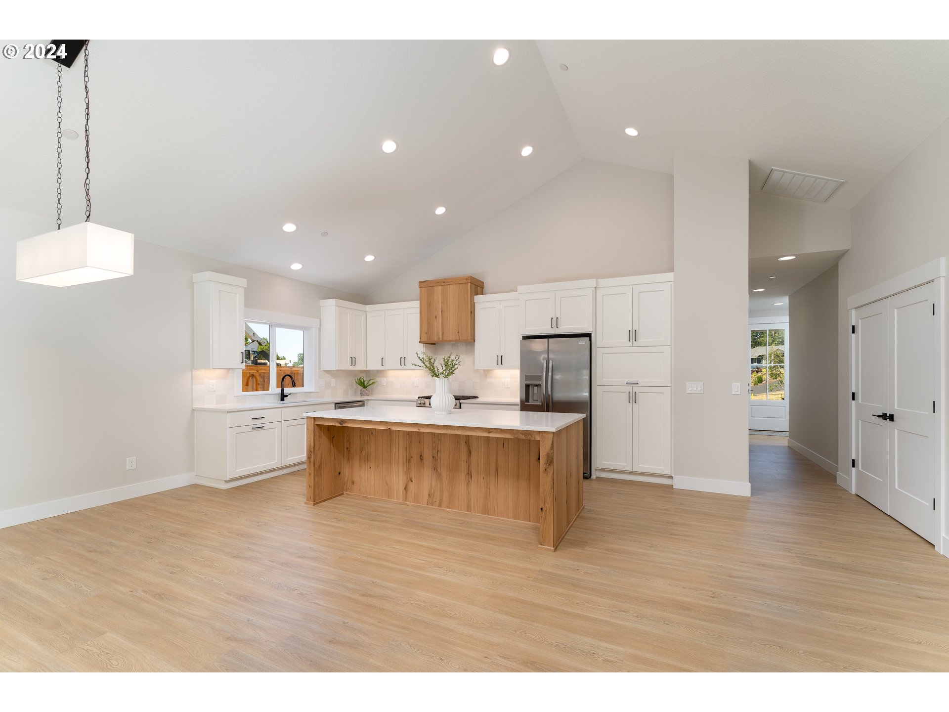 1020 Rork Court Newberg, OR 97132 - Photo 4 of 48 Gallery Image 4