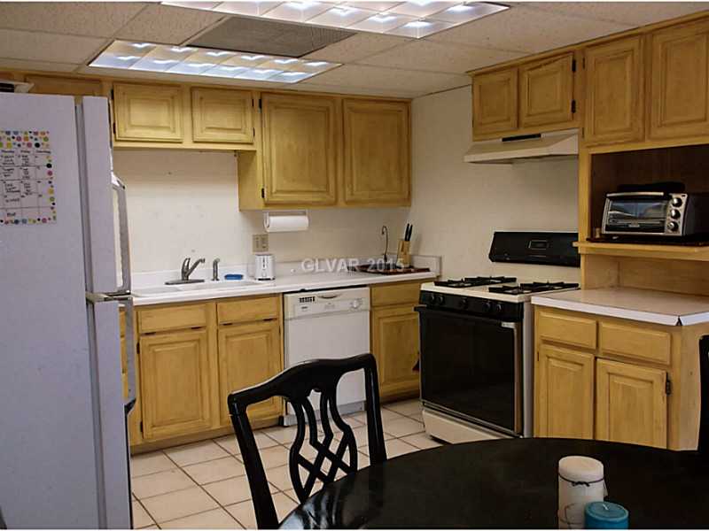 2505 Rialto Road Las Vegas, NV 89108 - Photo 12 of 33 Kitchen.