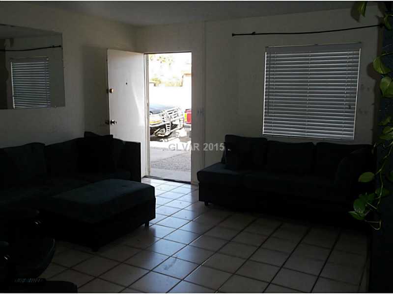 2505 Rialto Road Las Vegas, NV 89108 - Photo 5 of 33 Living Room.