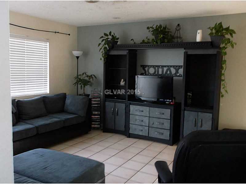 2505 Rialto Road Las Vegas, NV 89108 - Photo 6 of 33 Living Room.