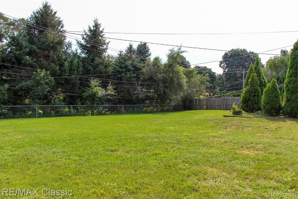 40611 West 10 Mile Road Novi, MI 48375 - Photo 7 of 42