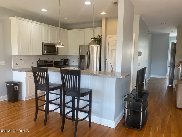 $2,200 | 213 River Gate Lane, Wilmington, NC 28412