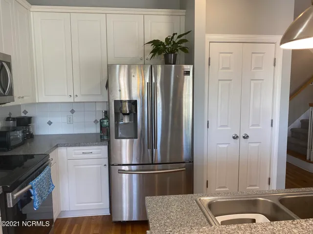 $2,200 | 213 River Gate Lane, Wilmington, NC 28412