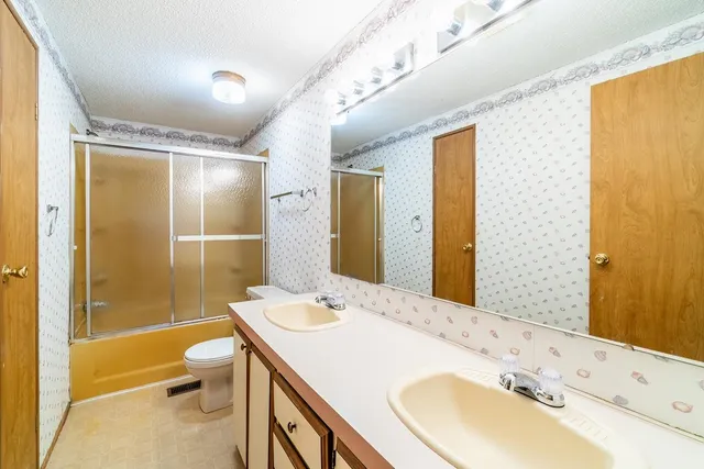 $210,000 | 3775 Highway 20, Angola, IN 46703