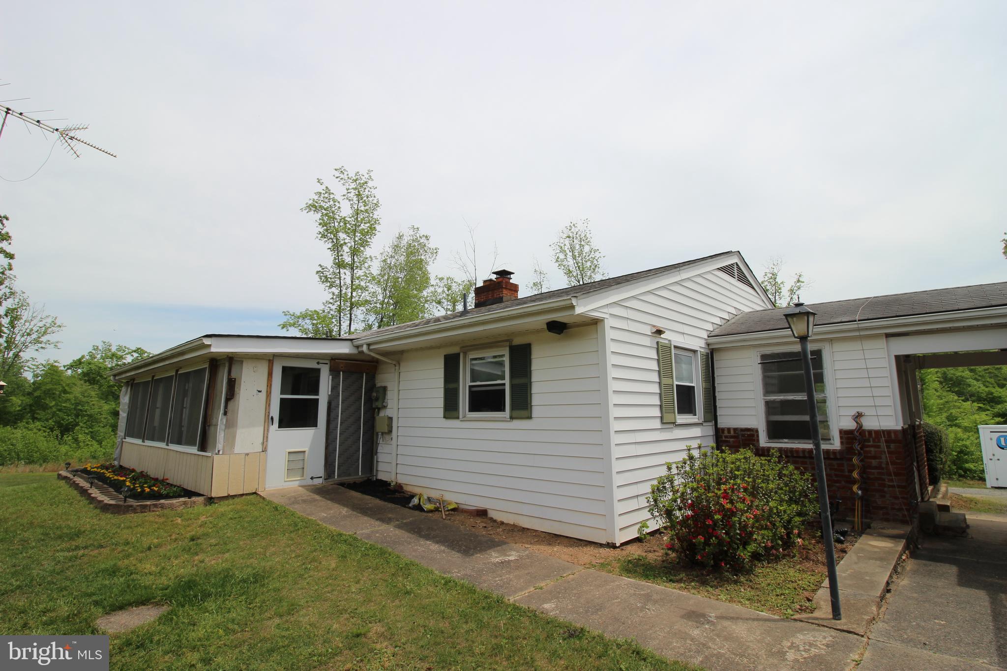 10528 Pineview Road Manassas, VA 20111 - Photo 14 of 61 Back of main house