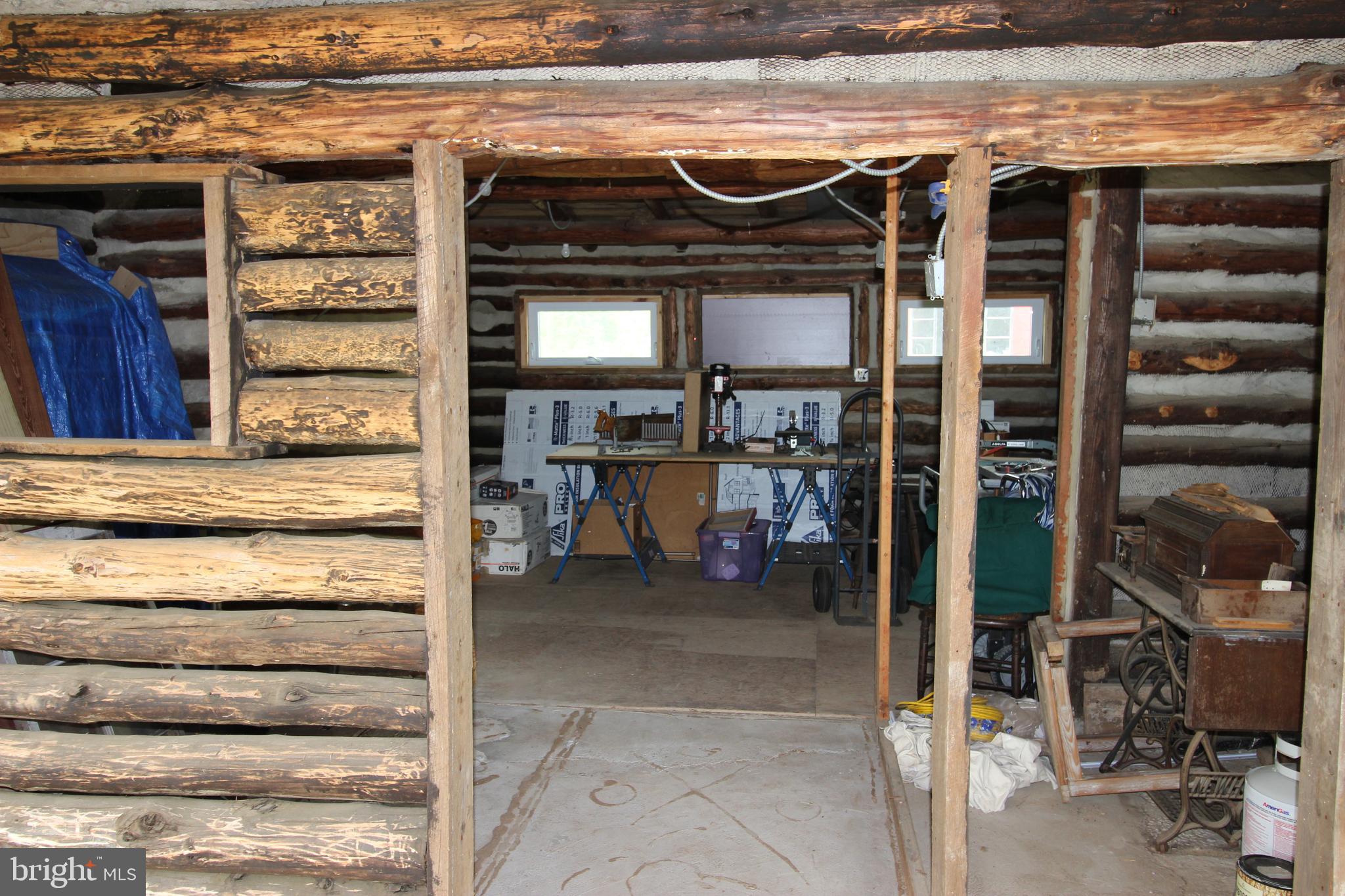 10528 Pineview Road Manassas, VA 20111 - Photo 33 of 61 Second and third room in log cabin