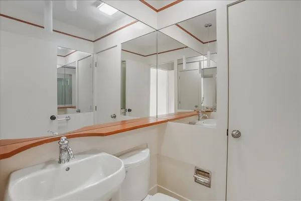 $899,900 | 102 South Beach Road, South Burlington, VT 05403