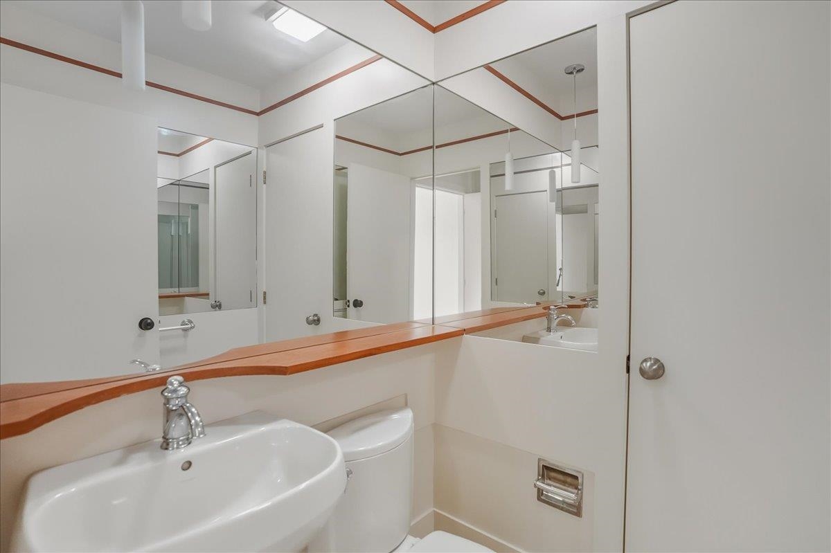 102 South Beach Road South Burlington, VT 05403 - Photo 14 of 58