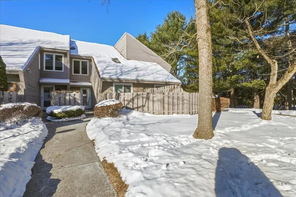 $899,900 | 102 South Beach Road, South Burlington, VT 05403