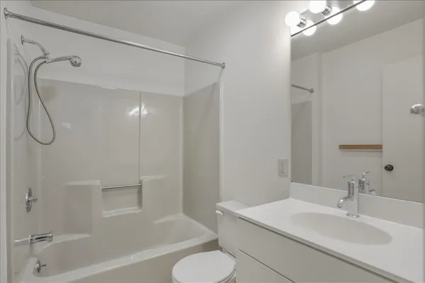 $899,900 | 102 South Beach Road, South Burlington, VT 05403