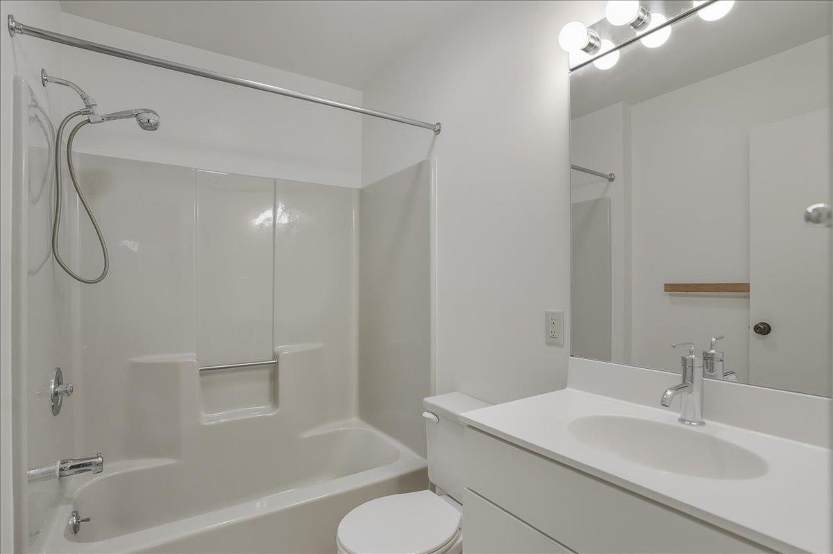 102 South Beach Road South Burlington, VT 05403 - Photo 21 of 58