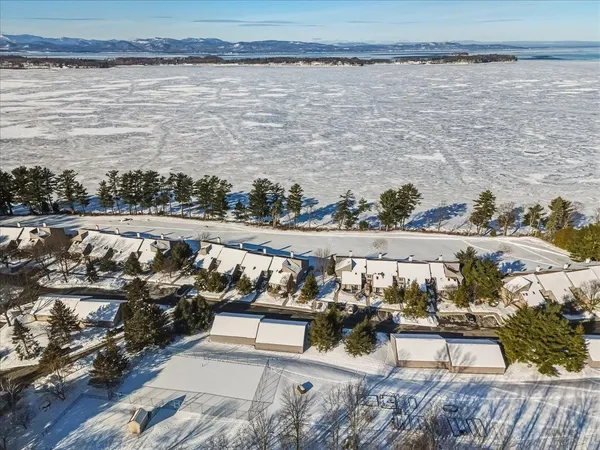 $899,900 | 102 South Beach Road, South Burlington, VT 05403