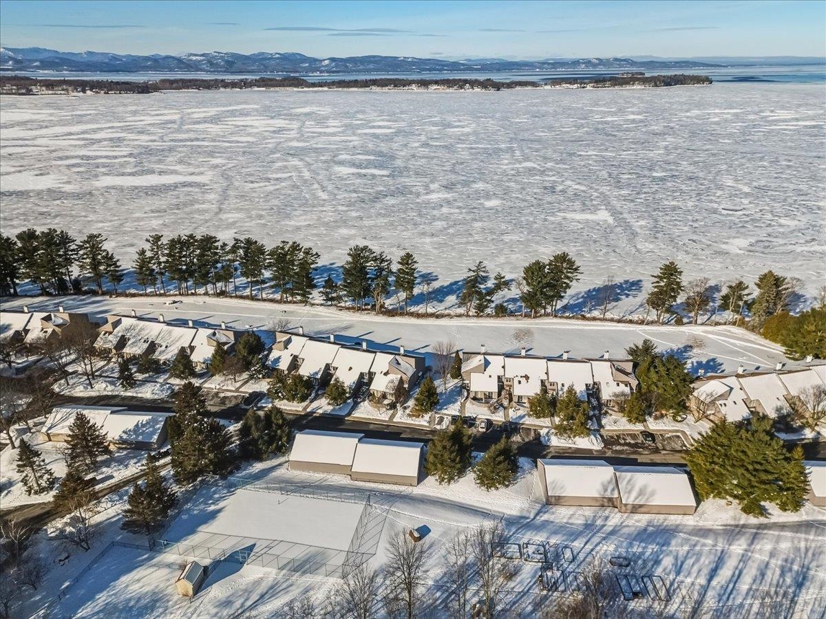 102 South Beach Road South Burlington, VT 05403 - Photo 25 of 58