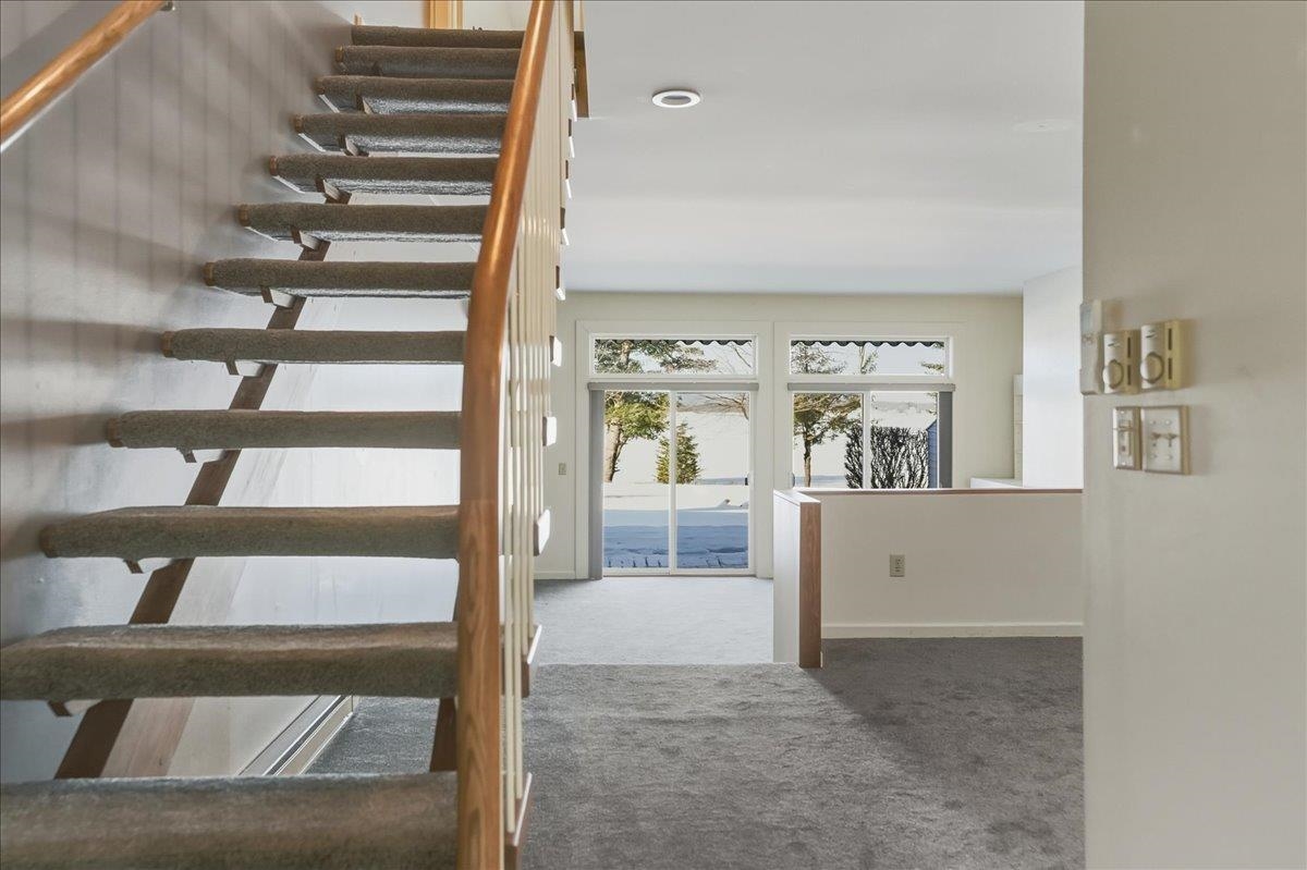 102 South Beach Road South Burlington, VT 05403 - Photo 25 of 57