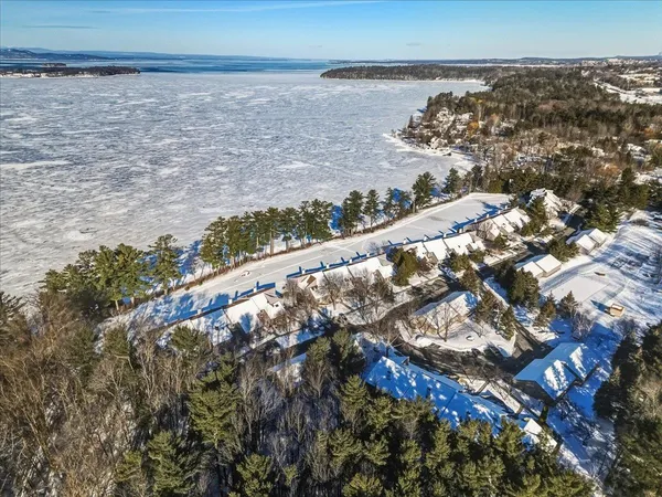 $899,900 | 102 South Beach Road, South Burlington, VT 05403