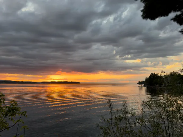 $899,900 | 102 South Beach Road, South Burlington, VT 05403