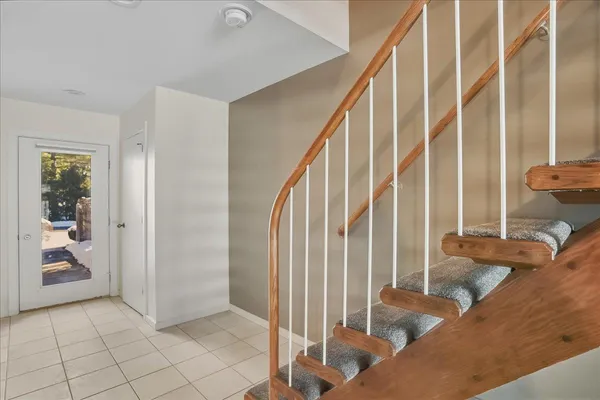 $899,900 | 102 South Beach Road, South Burlington, VT 05403