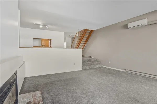 $899,900 | 102 South Beach Road, South Burlington, VT 05403