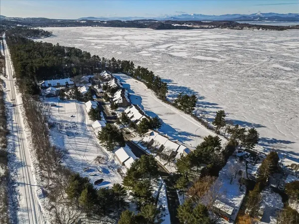 $899,900 | 102 South Beach Road, South Burlington, VT 05403