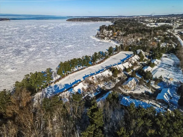 $899,900 | 102 South Beach Road, South Burlington, VT 05403