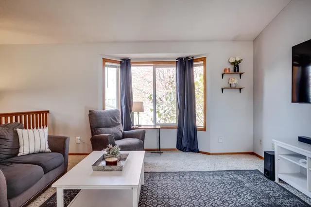 $375,000 | 348 Columbine Lane, Shakopee, MN 55379