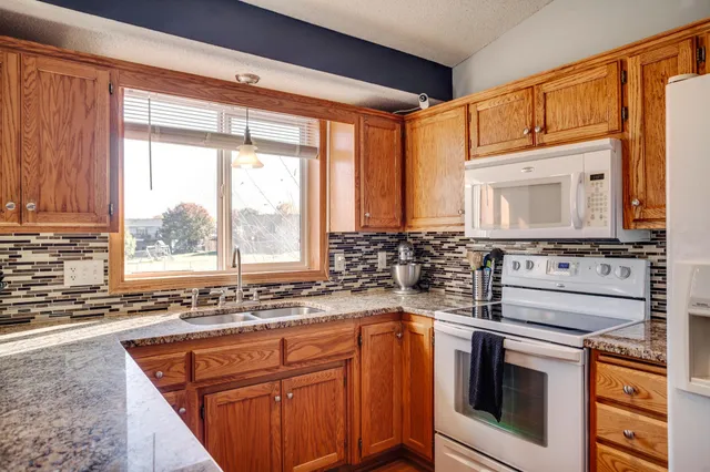 $375,000 | 348 Columbine Lane, Shakopee, MN 55379