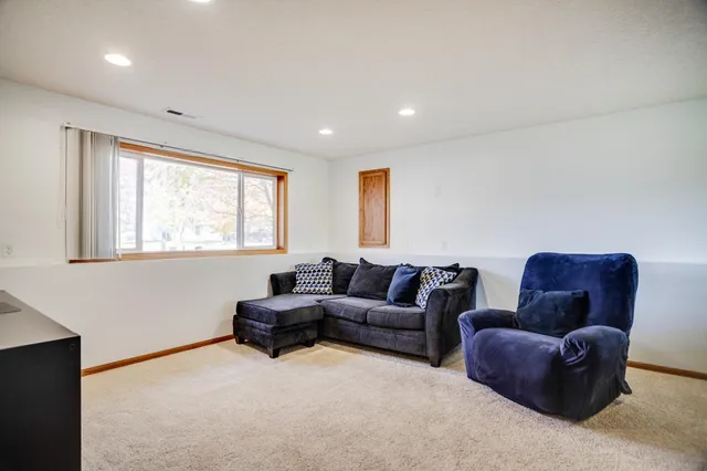 $375,000 | 348 Columbine Lane, Shakopee, MN 55379