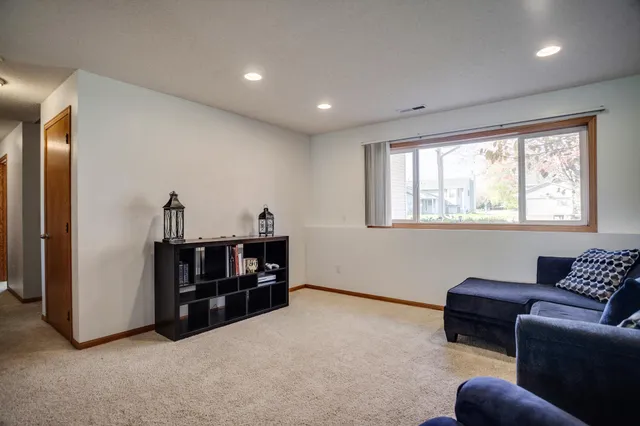 $375,000 | 348 Columbine Lane, Shakopee, MN 55379