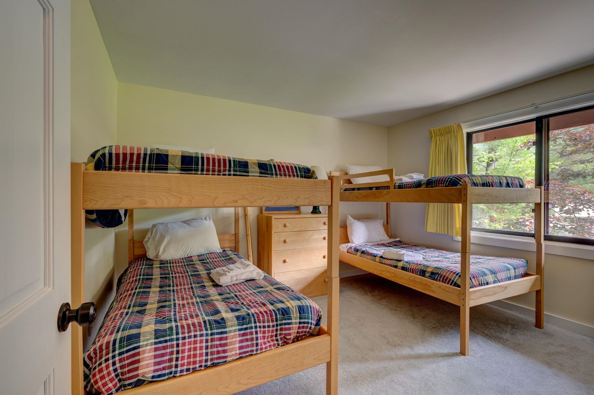 8 Granite Road, Unit 2 Lincoln, NH 03251 - Photo 17 of 36