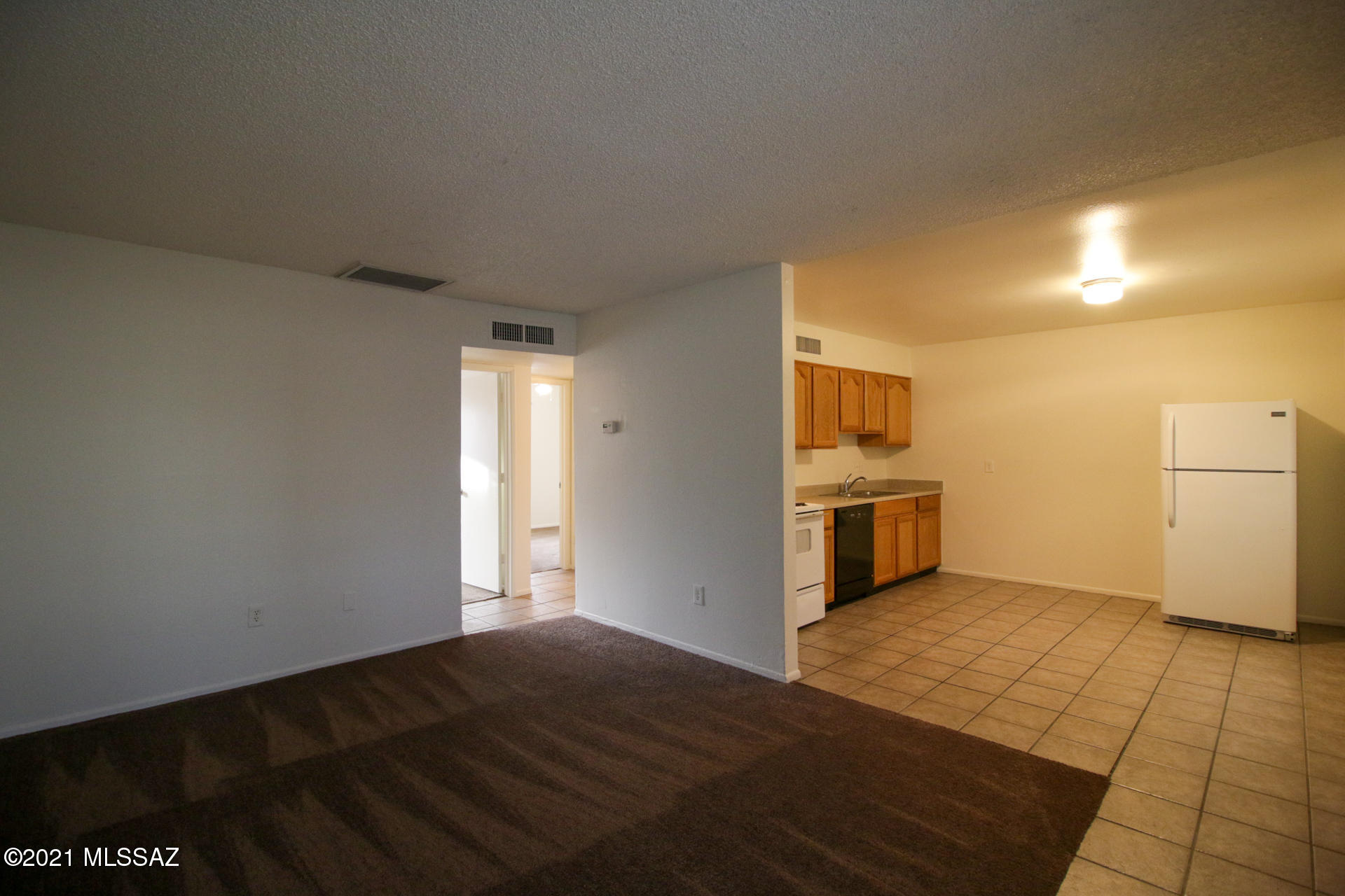 1061 East Halcyon Road Tucson, AZ 85719 - Photo 3 of 15