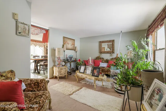 $289,900 | 127 Simmons Place, Bushkill, PA 18324