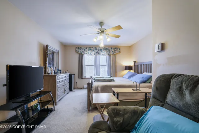 $289,900 | 127 Simmons Place, Bushkill, PA 18324