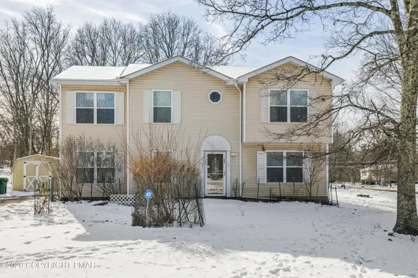 $295,000 | 127 Simmons Place, Bushkill, PA 18324