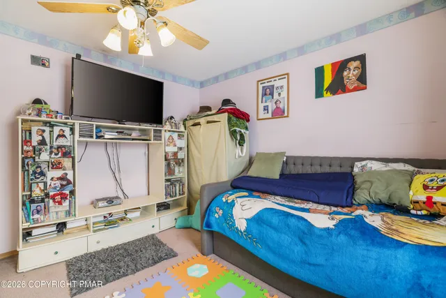 $289,900 | 127 Simmons Place, Bushkill, PA 18324