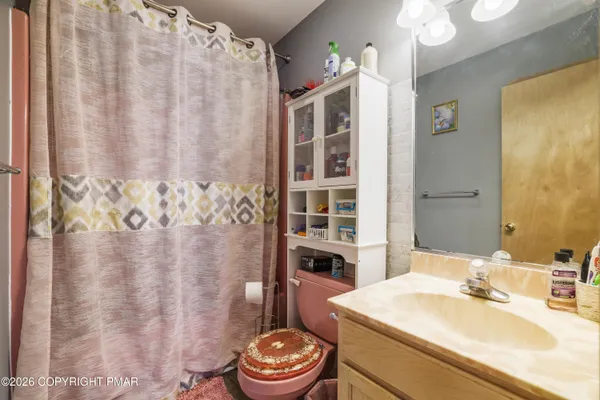 $295,000 | 127 Simmons Place, Bushkill, PA 18324